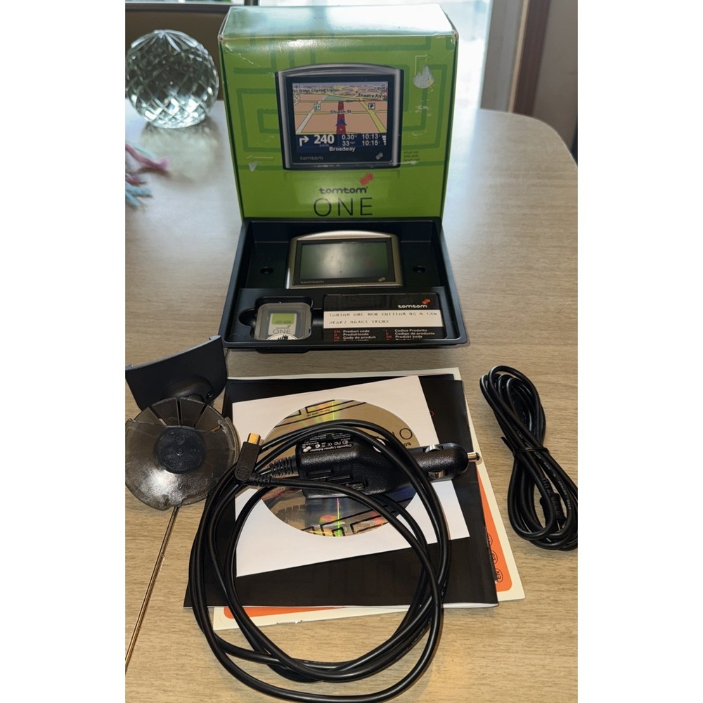 TomTom ONE 2nd Edition Set v2 Portable 3.5" Car GPS USA/Canada Maps Model N14644